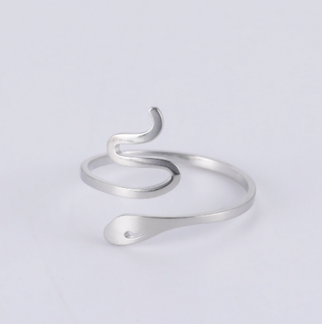 Lovely Snake Ring